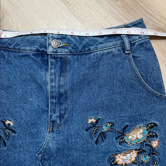 Lunik Embroidered Denim Mini Skirt M Blue Floral Frayed Hem Y2K Cottagecore - Picture 5 of 6